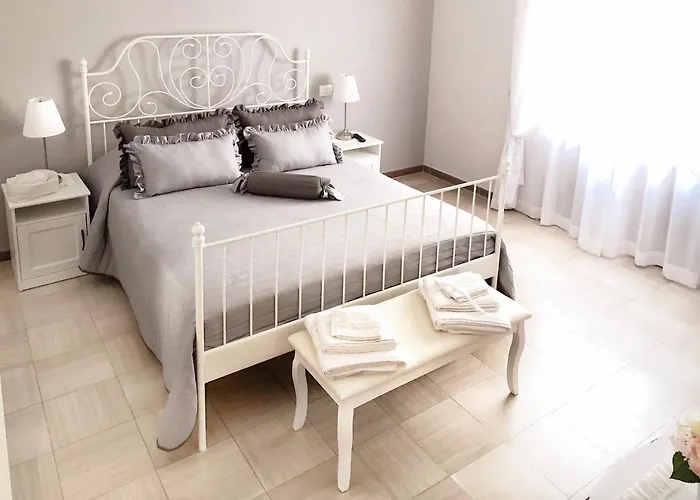 Sunny Rooms